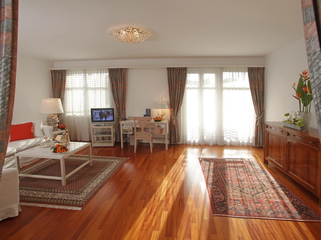 Suite Premium con Vista Lago